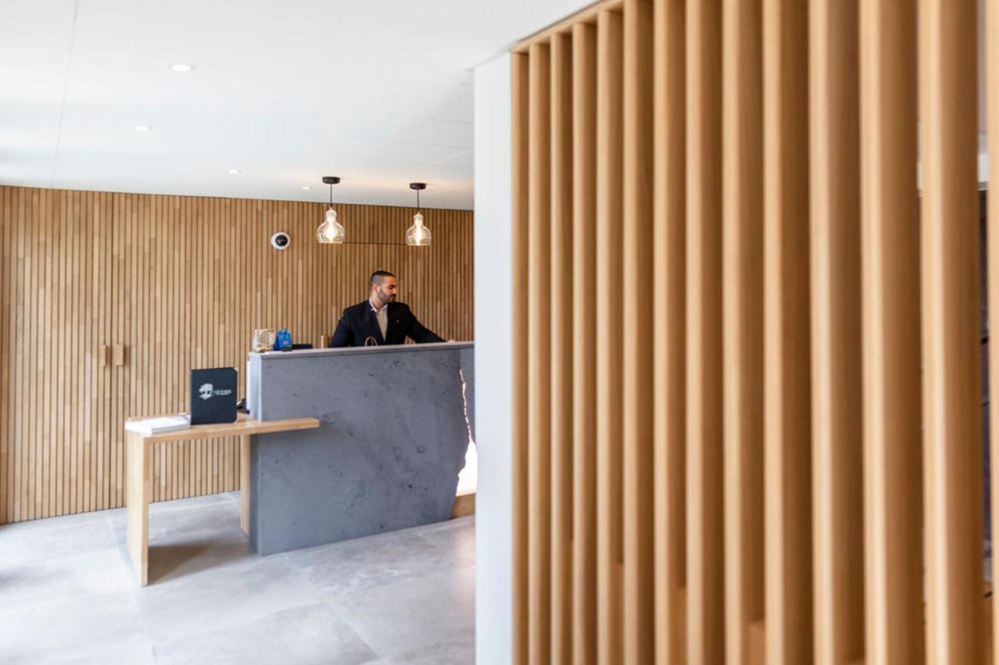 Hôtel Origines par Adrien Descouls Le Broc  Exterior foto