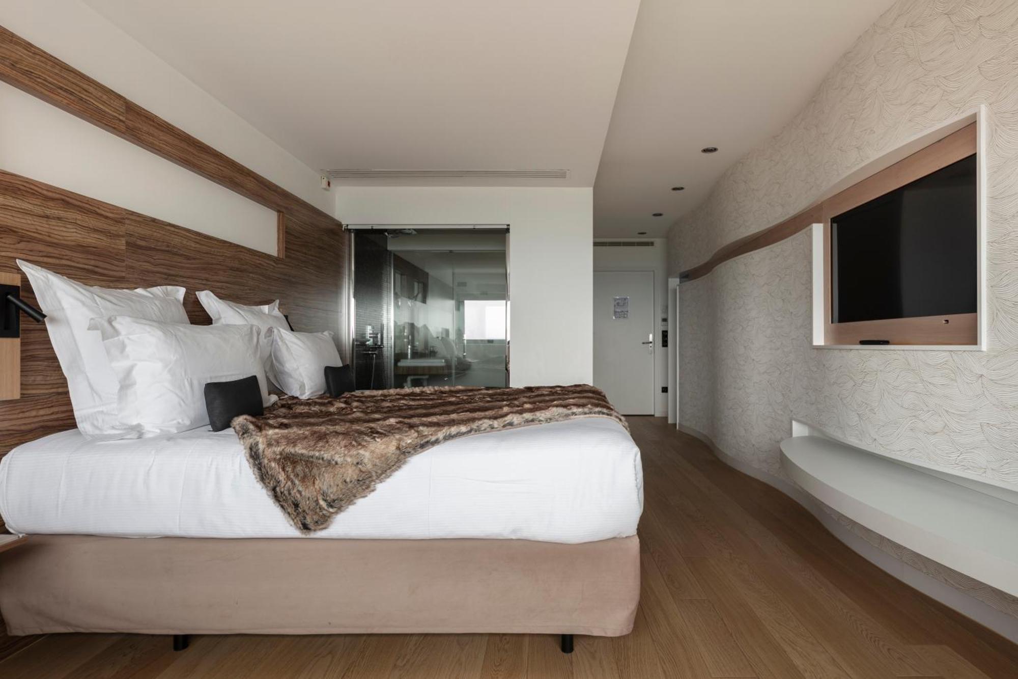 Hôtel Origines par Adrien Descouls Le Broc  Quarto foto