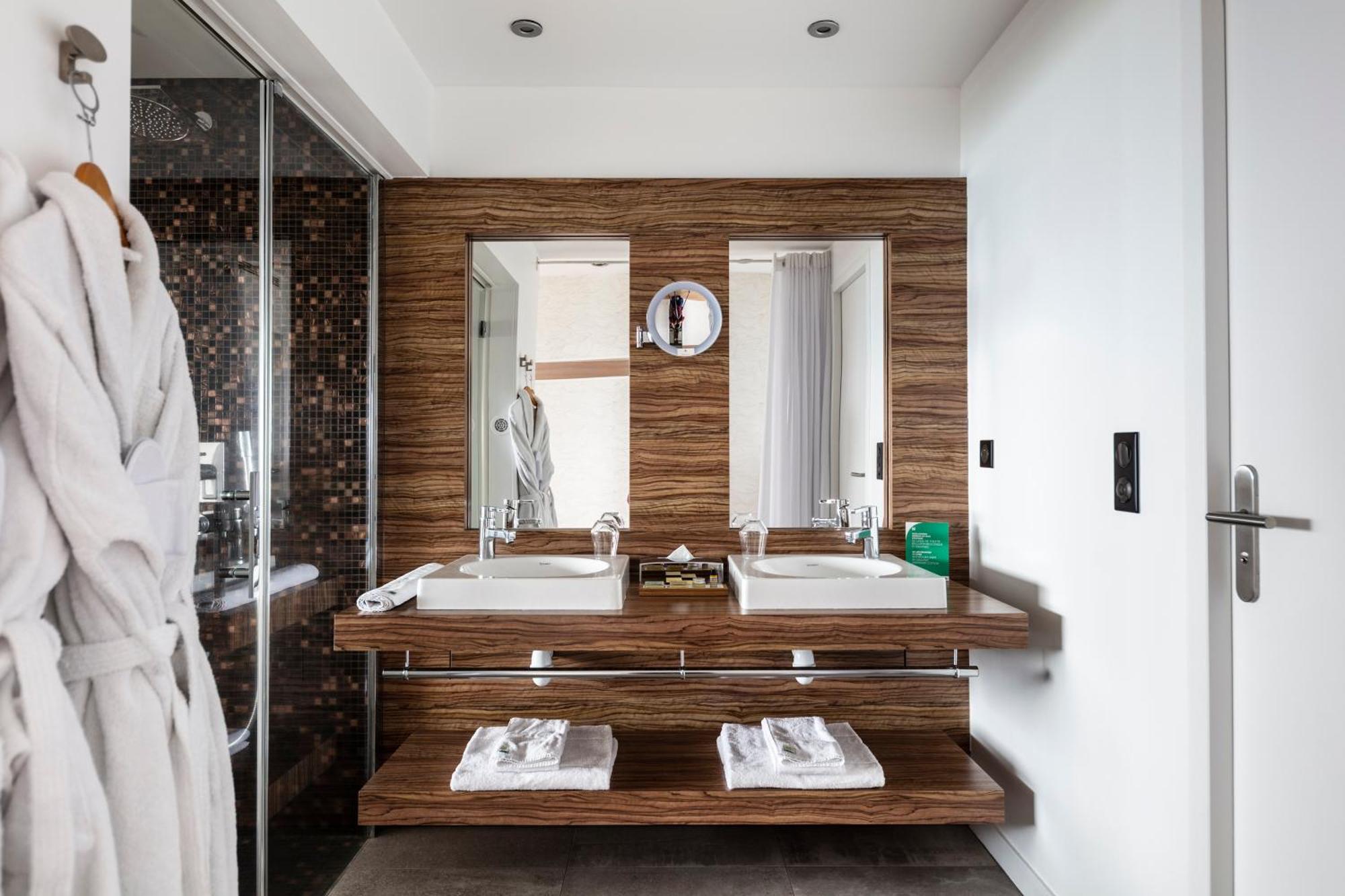 Hôtel Origines par Adrien Descouls Le Broc  Quarto foto